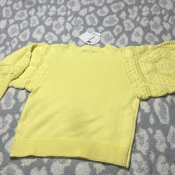 Hand knit yellow sweater - Picture 3 of 3